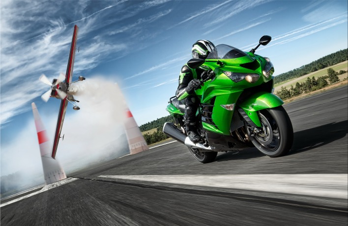 Мотоцикл самолет гонка