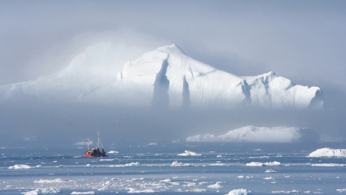 глыбы лед корабль