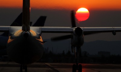 самолет пропеллер закат солнце силуэт