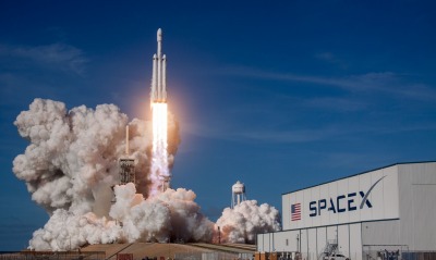 spacex ракета взлет дым космодром