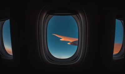 иллюминатор самолет крыло