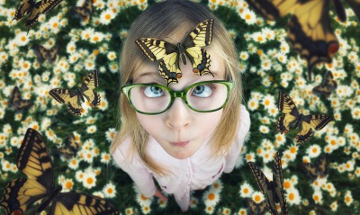 девочка бабочка лицо очки