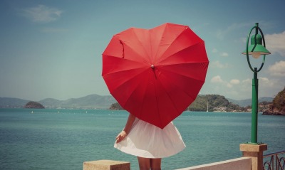 природа девушка белое платье море зонт