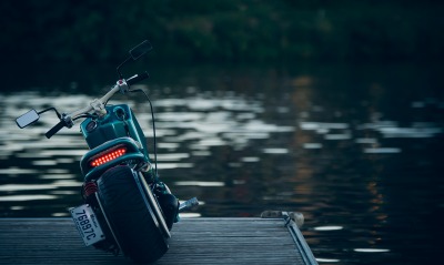 мотоцикл причал озеро