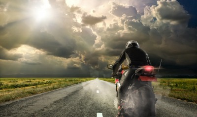 мотоцикл дорога небо трава