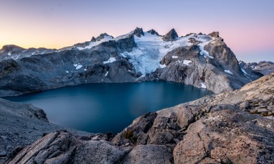горы озеро скалы вершины