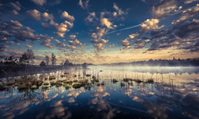 водоем болото туман облака