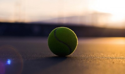 теннисный мяч, закат
